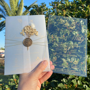 Clear Acrylic Wedding Invitation. Wedding Invitation. Acrylic Invitation.  Parchment wrap, Wax seal and dried flowers