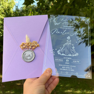 Quinceañera invitation, Acrylic Quinceañera invitation, Clear acrylic invitation, Quince Años, XV Años, Mis 15 Años, Sweet 16 invitation, Silver foil printed invitation, Lilac envelope, Silver wax seal